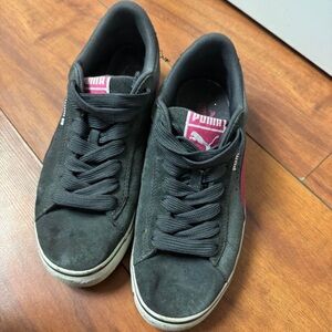 Women’s grey puma shoes